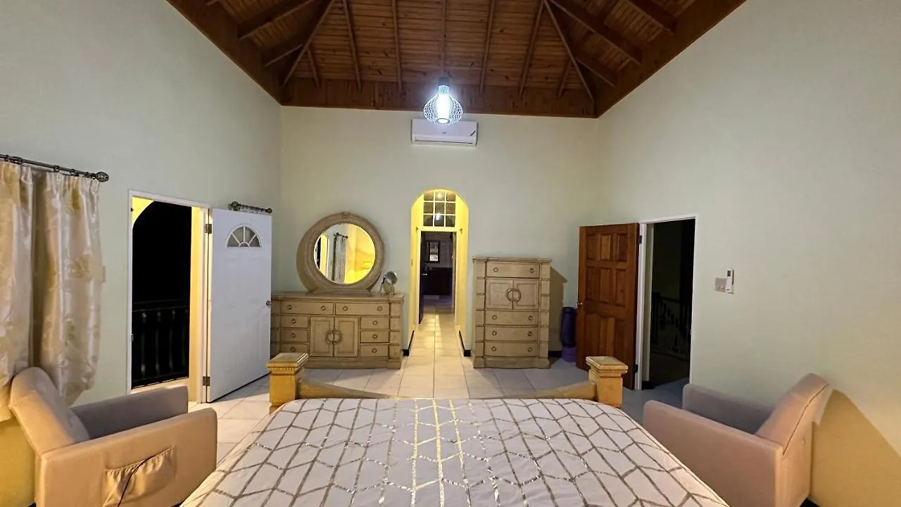 A Luxurious 4-Bedroom Private Villa With Games Room, Theatre & Modern Art Montego Bay 0*,