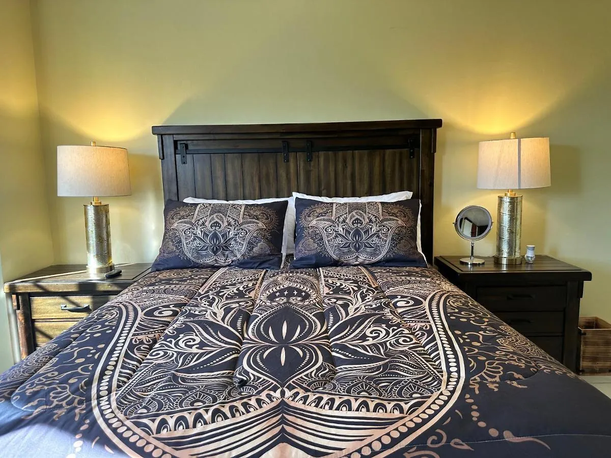 A Luxurious 4-Bedroom Private Villa With Games Room, Theatre & Modern Art Montego Bay 0*,