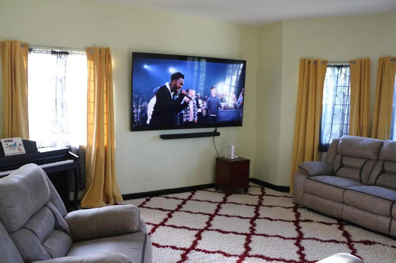A Luxurious 4-Bedroom Private Villa With Games Room, Theatre & Modern Art Montego Bay Jamaica