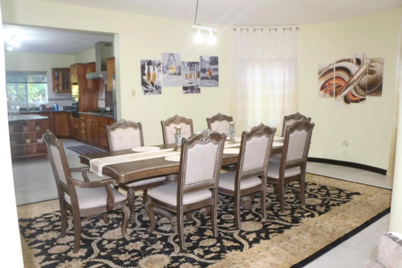 A Luxurious 4-Bedroom Private Villa With Games Room, Theatre & Modern Art Montego Bay 0*,