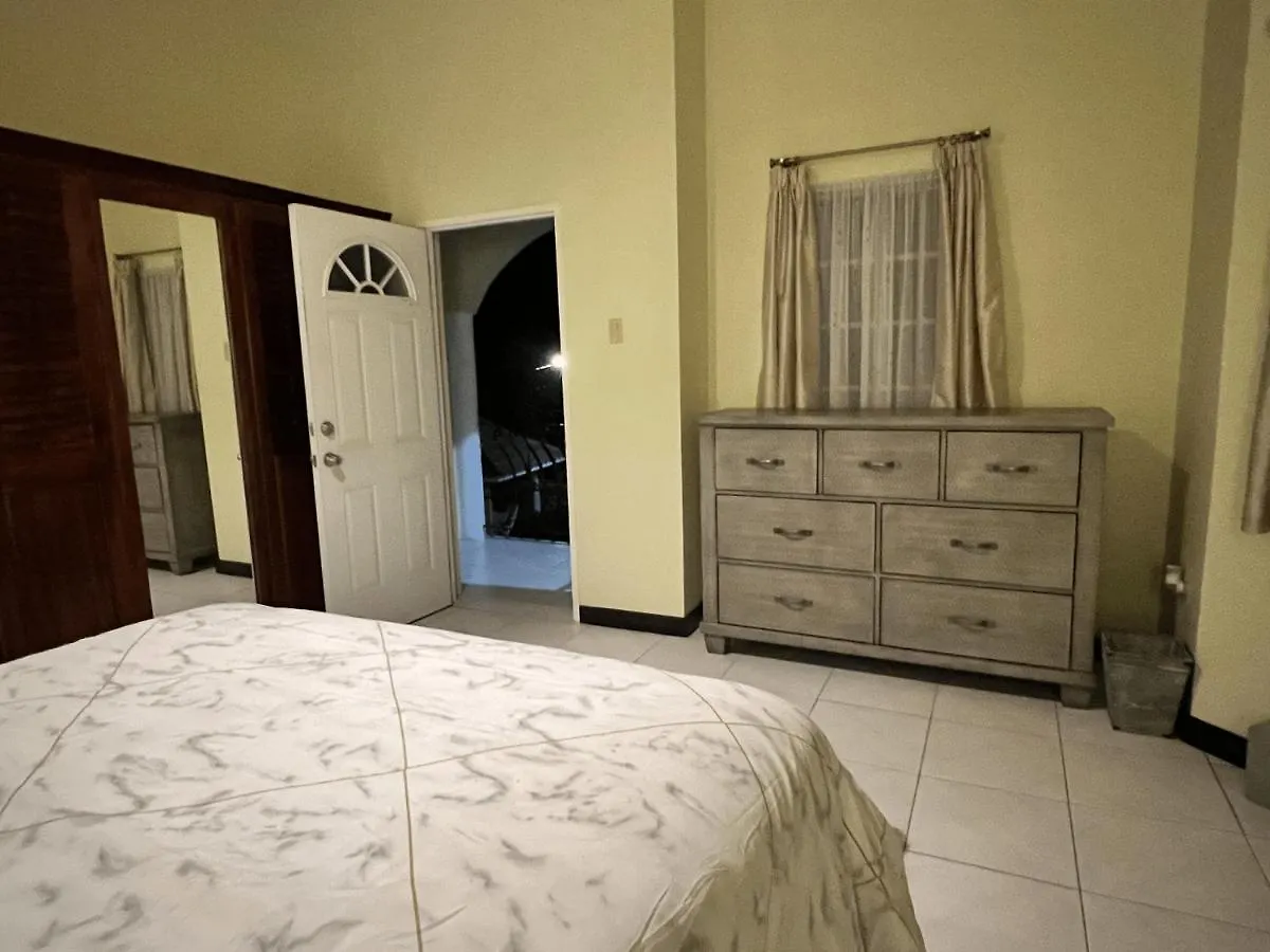 A Luxurious 4-Bedroom Private Villa With Games Room, Theatre & Modern Art Montego Bay 0*,  Jamaica
