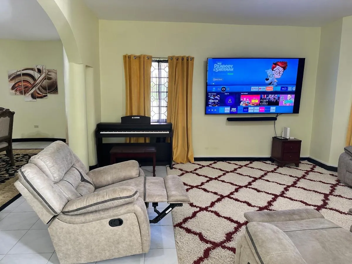 A Luxurious 4-Bedroom Private Villa With Games Room, Theatre & Modern Art Montego Bay