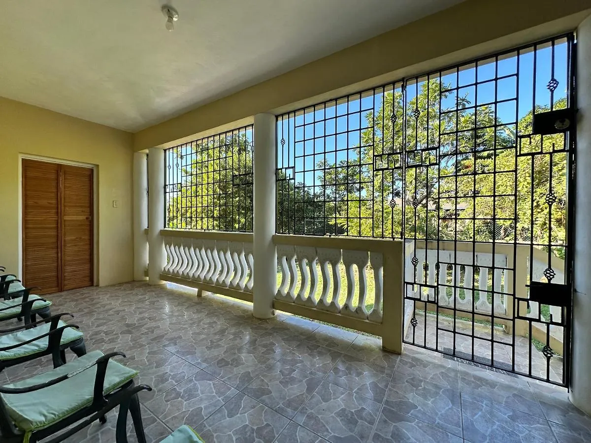 A Luxurious 4-Bedroom Private Villa With Games Room, Theatre & Modern Art Montego Bay